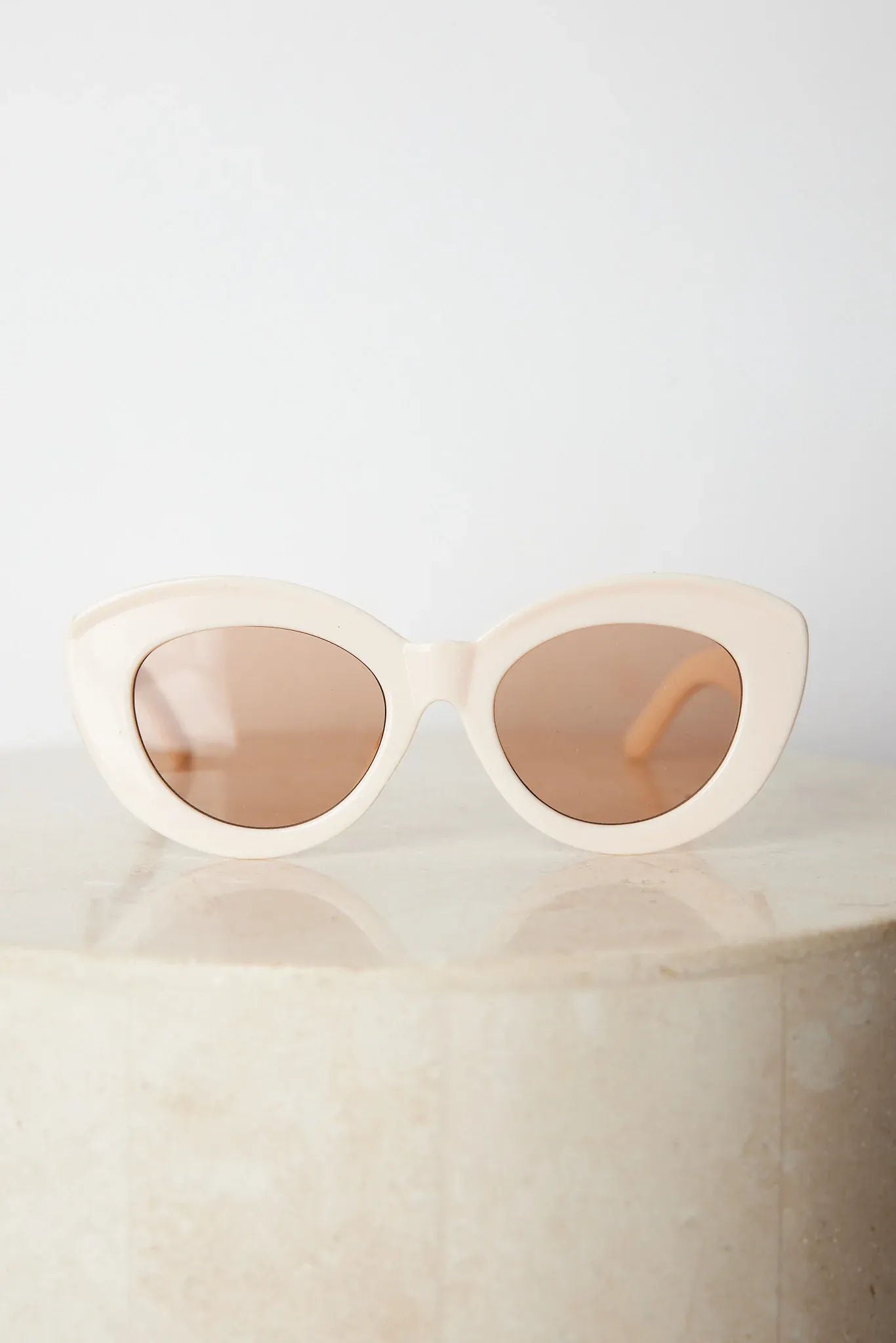 Banks | Beige